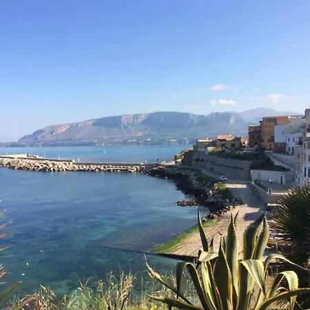 Casa Da Mirella E Peppe * Trappeto (Sicily)